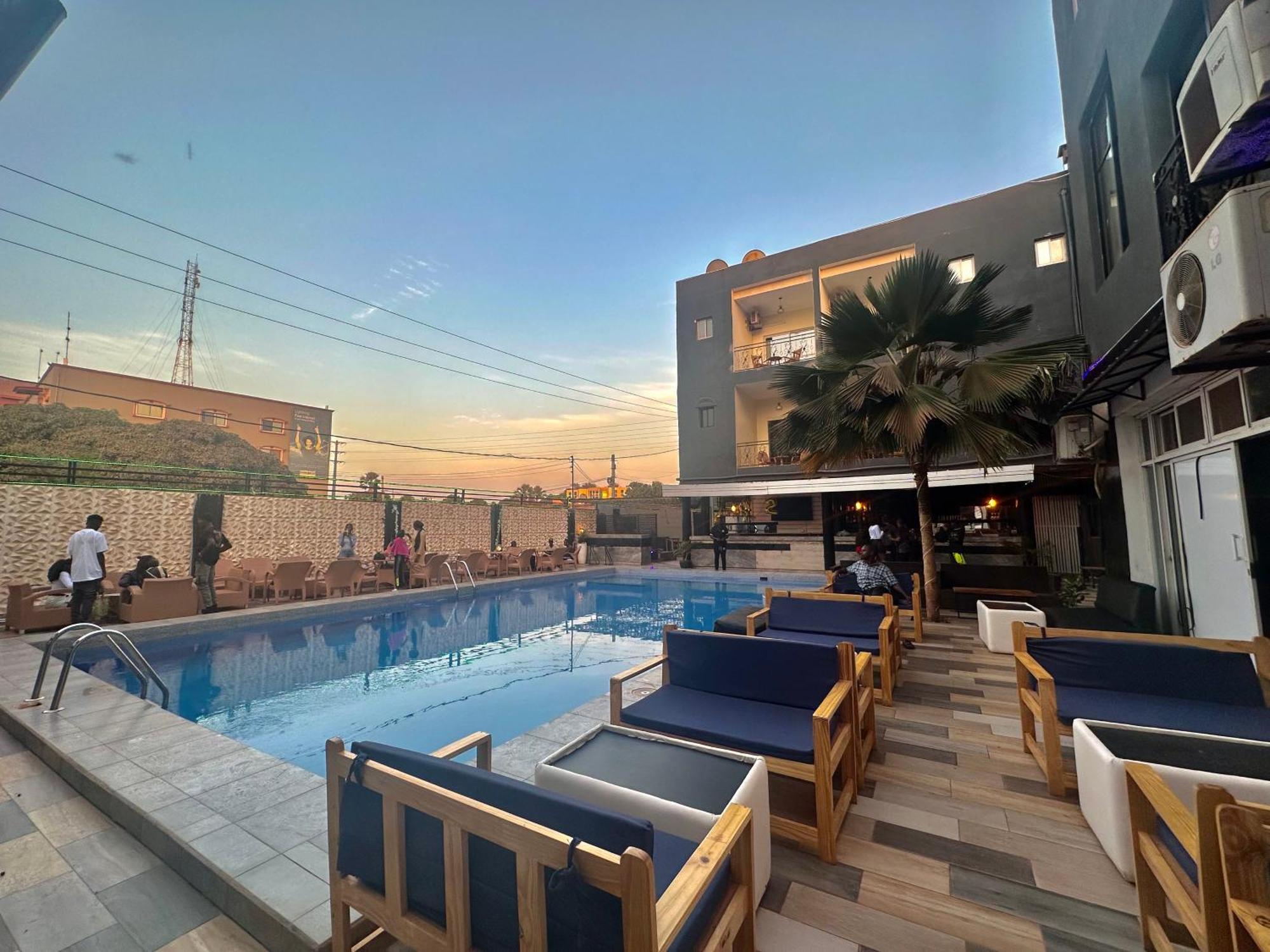 Apartments Plaza Hotel Kololi Kültér fotó