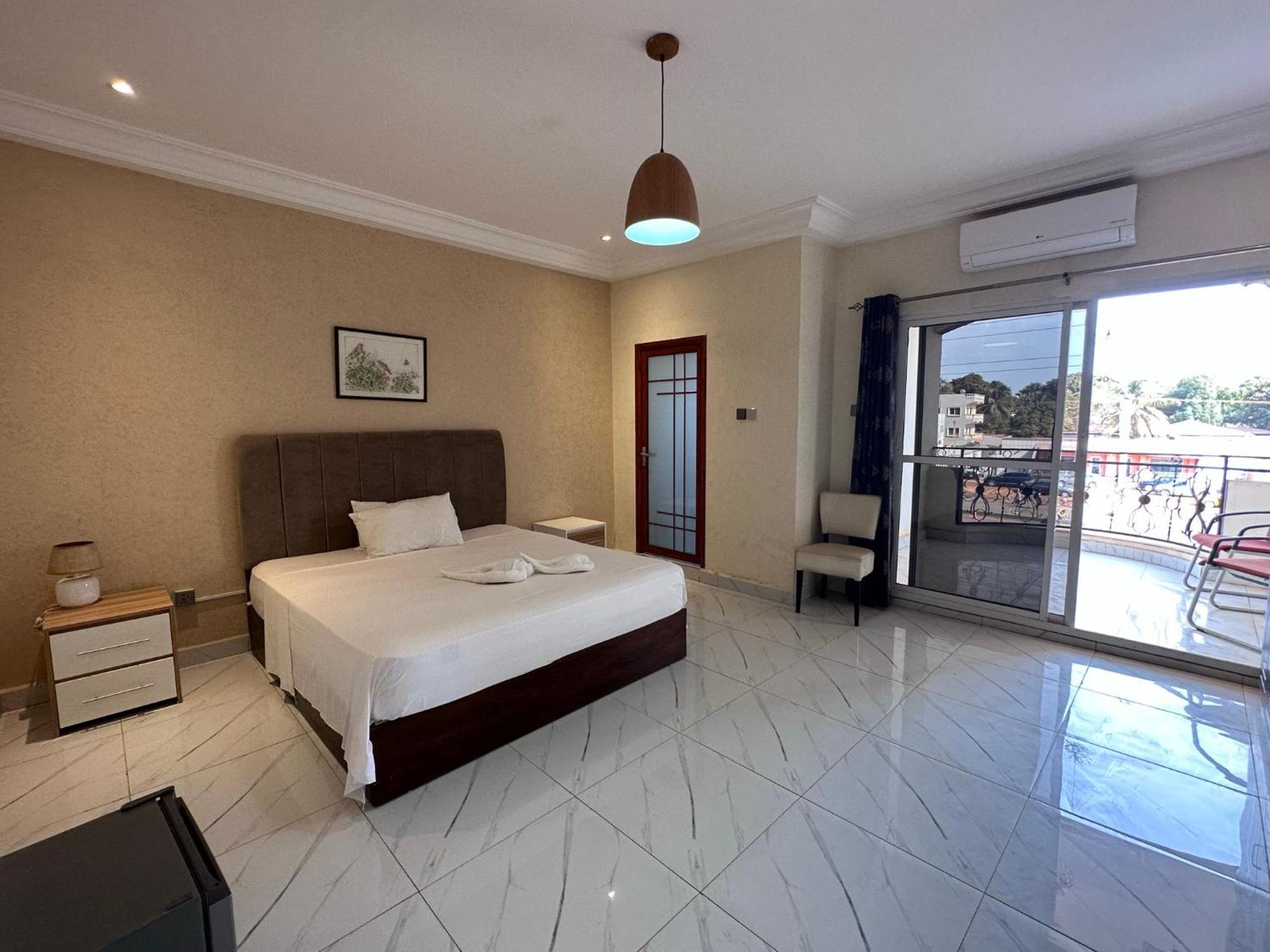 Apartments Plaza Hotel Kololi Kültér fotó
