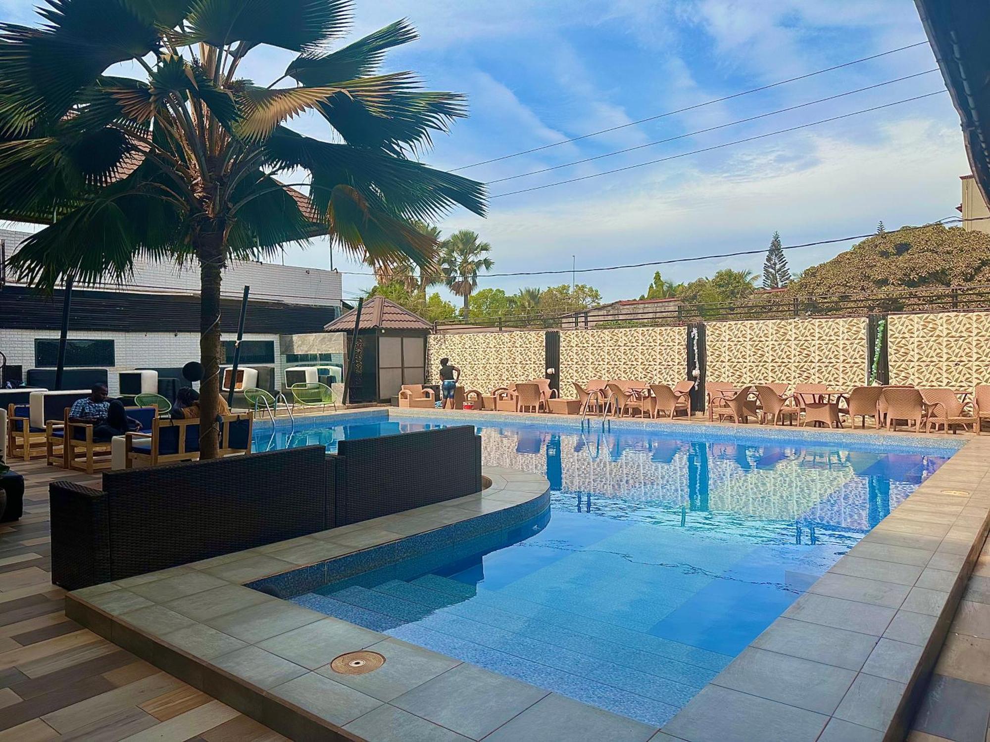 Apartments Plaza Hotel Kololi Kültér fotó